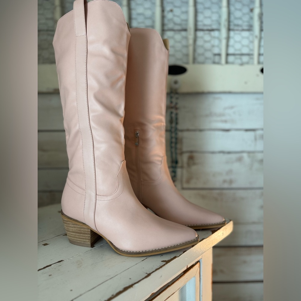 Elegant Pink Women's Boots